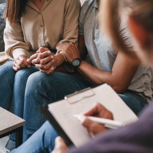 Couple in conversation with psychologist
